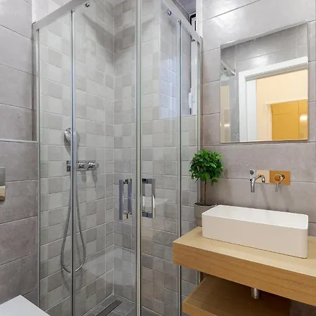 Real By Sublimehouses דירה *