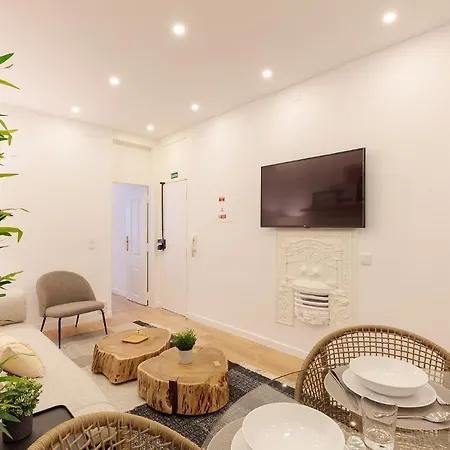 Real By Sublimehouses Apartment